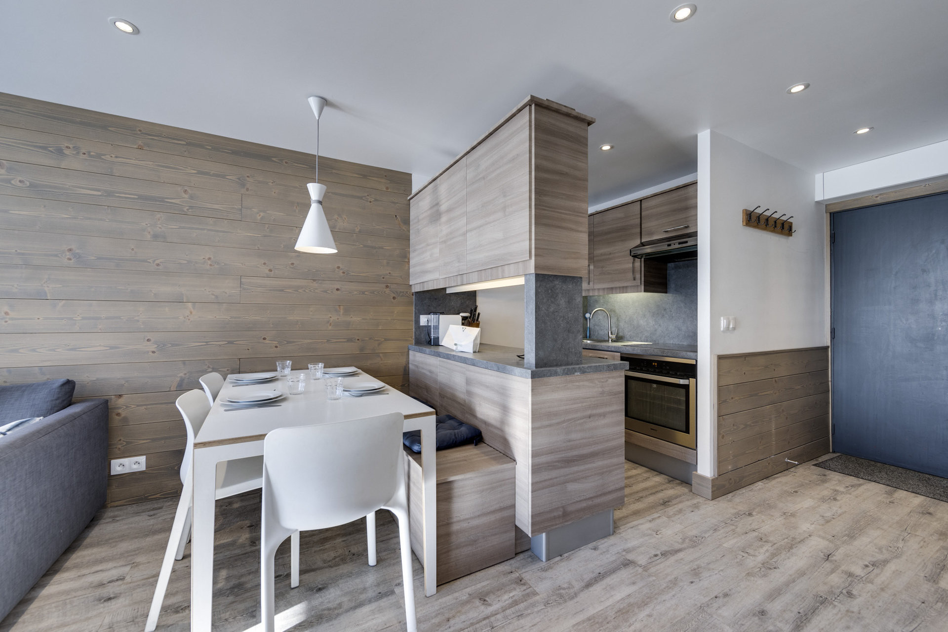 _lv_images__lot_0074061997_03_1447638