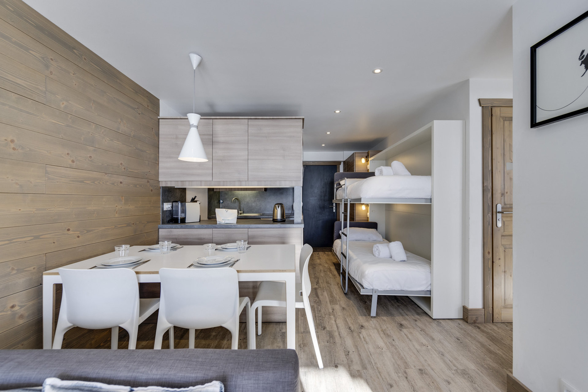 _lv_images__lot_0074061997_06_1447641