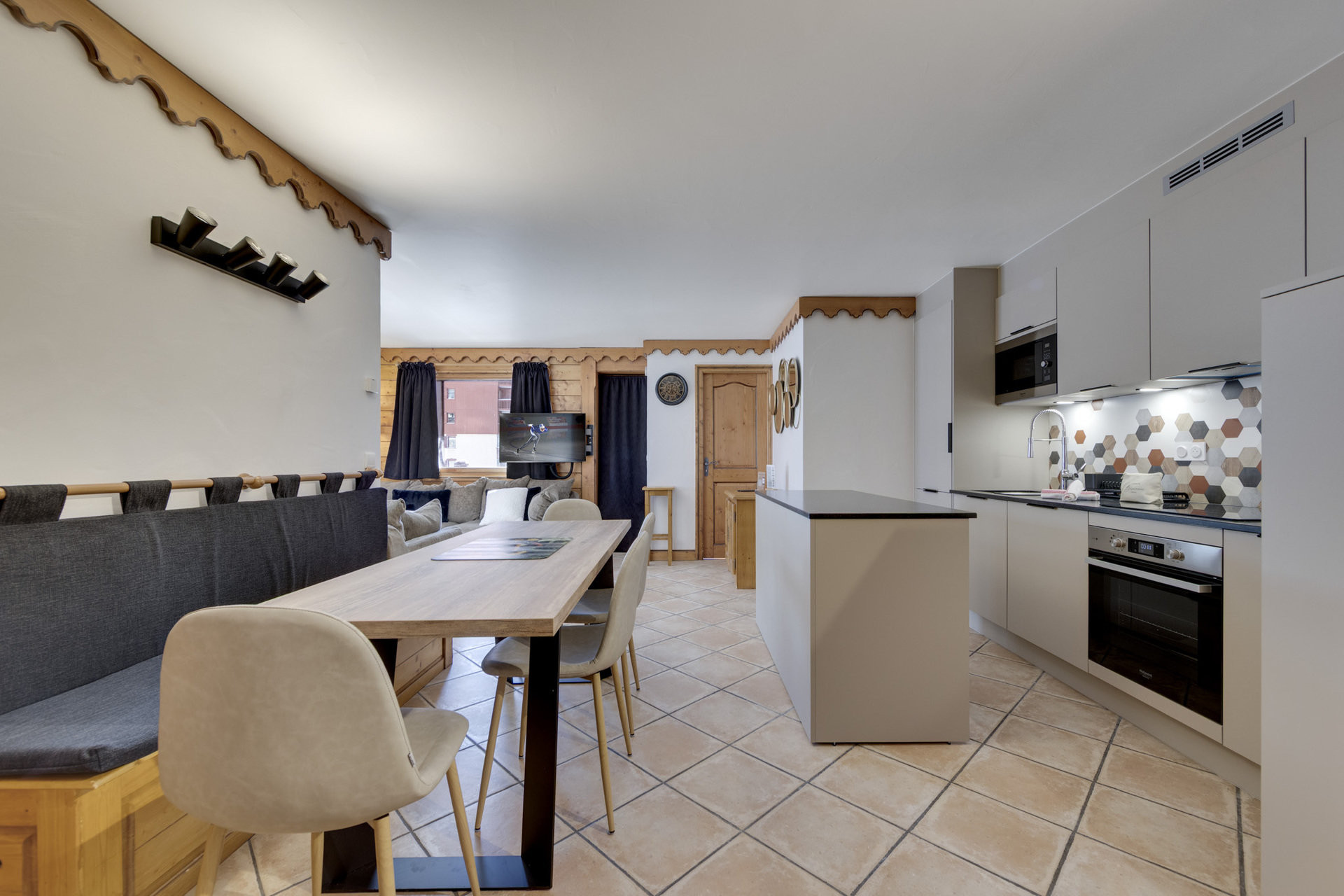 _lv_images__lot_0075553478_02_1447158