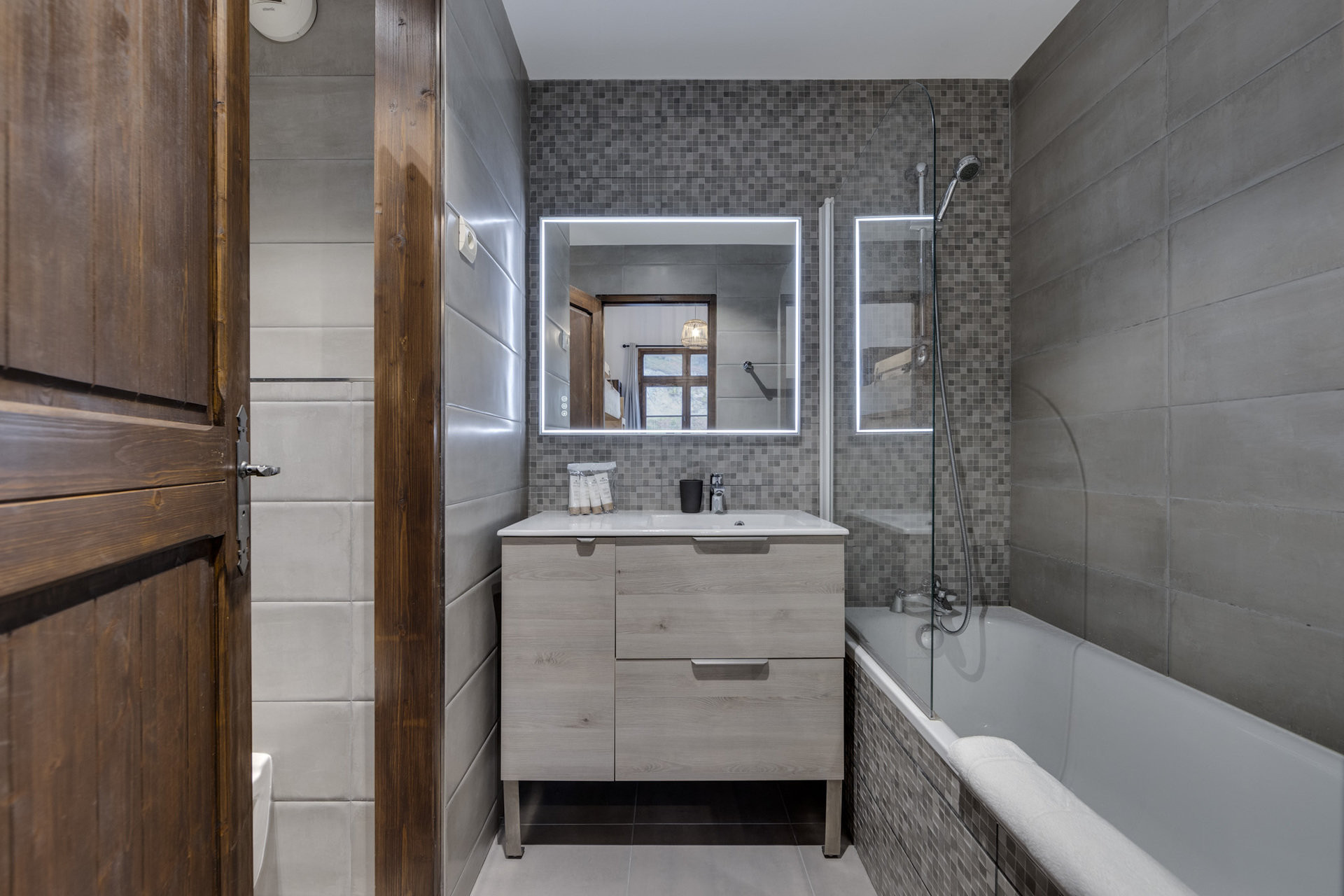 _lv_images__lot_0075553763_12_1447933