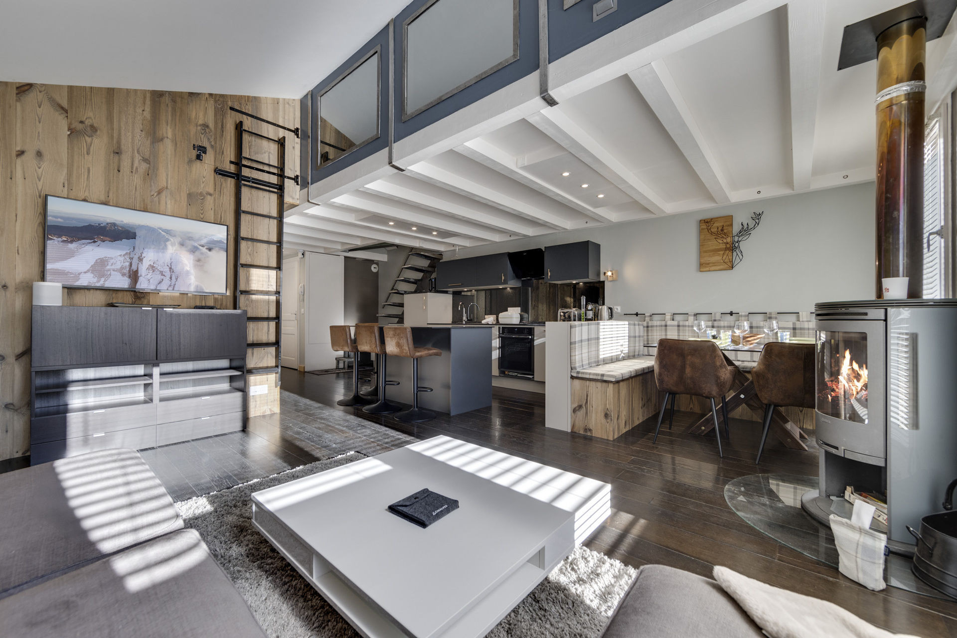 _lv_images__lot_0075553764_03_1447390