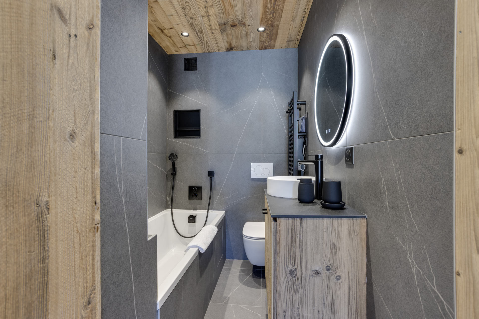 _lv_images__lot_0075553775_06_1446298