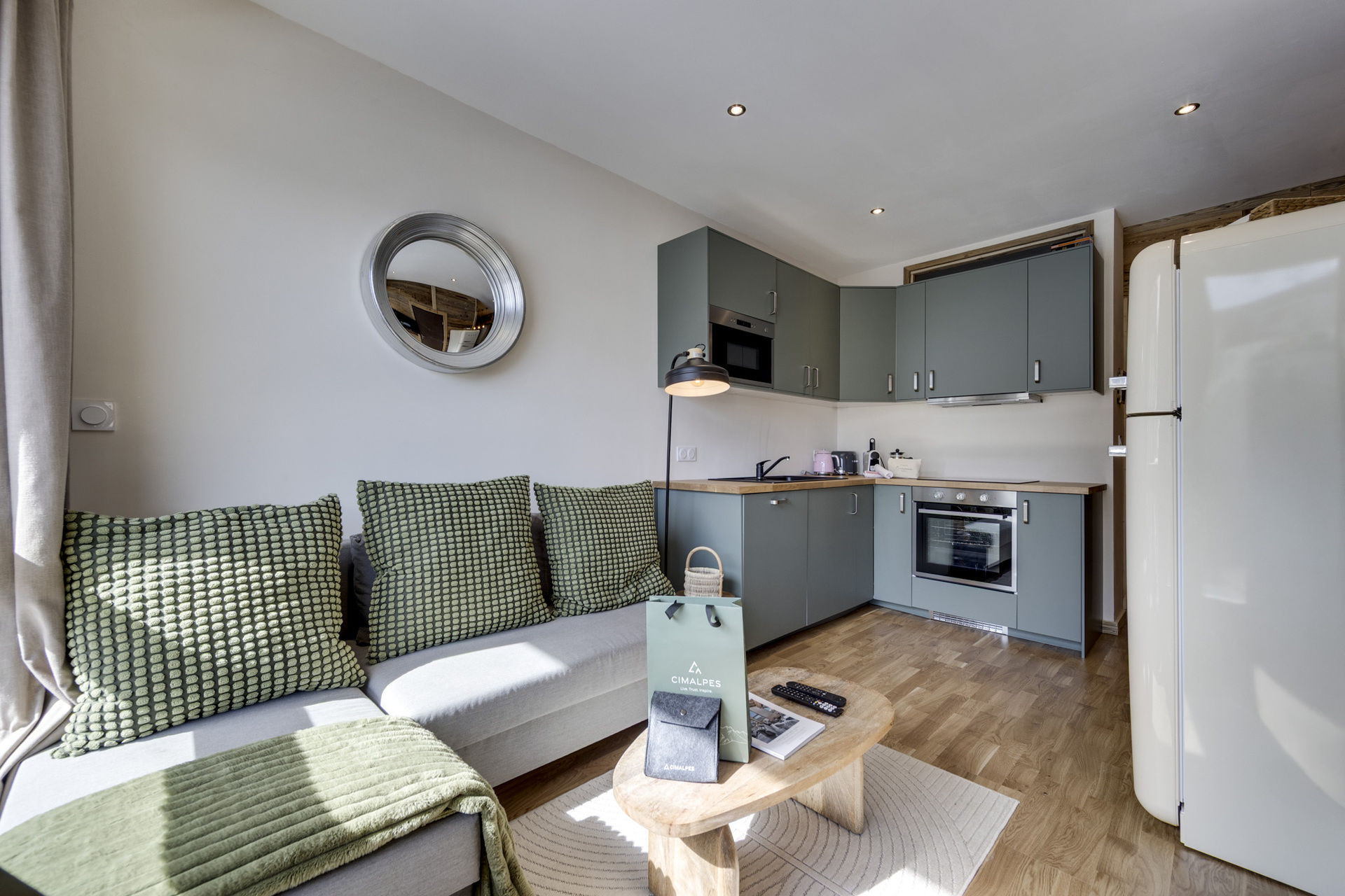 _lv_images__lot_0075553797_01_1447296