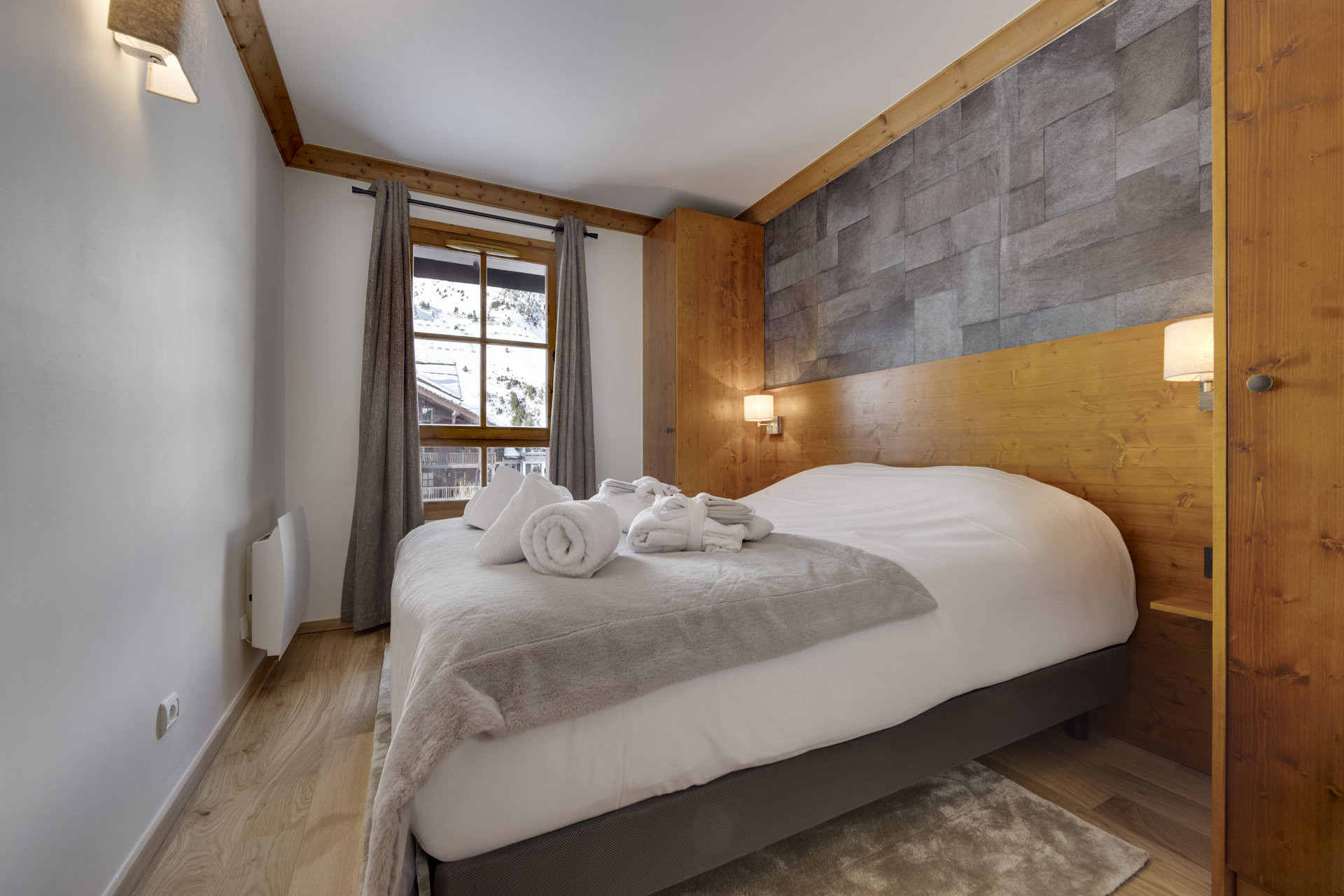 _lv_images__lot_0075553827_05_1447910