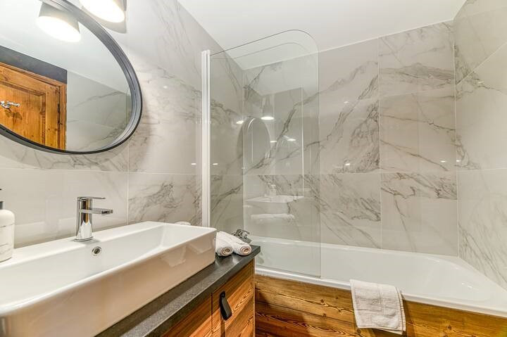 _lv_images__lot_0075554004_13_1447753