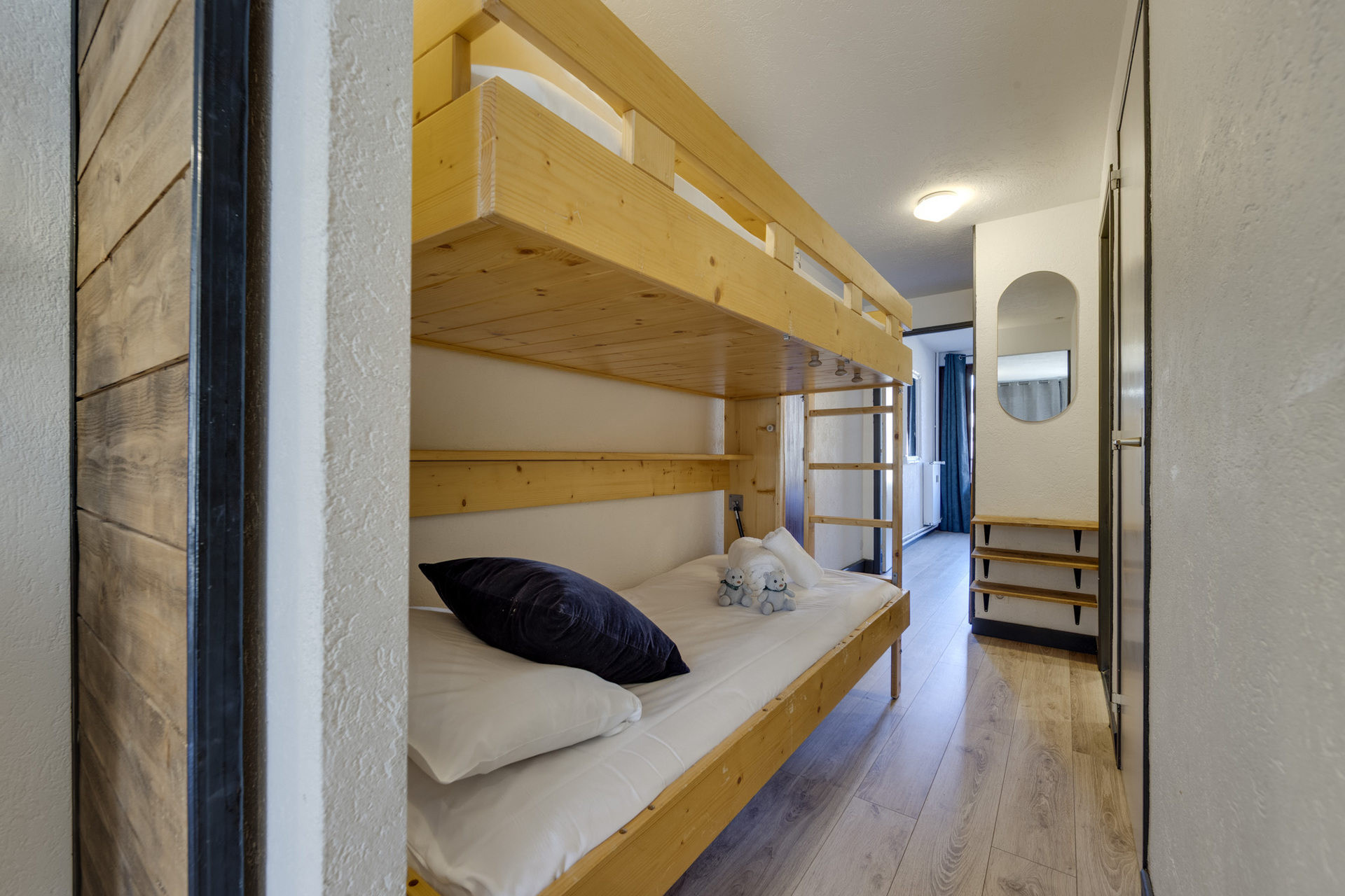 _lv_images__lot_0075554052_08_1447584