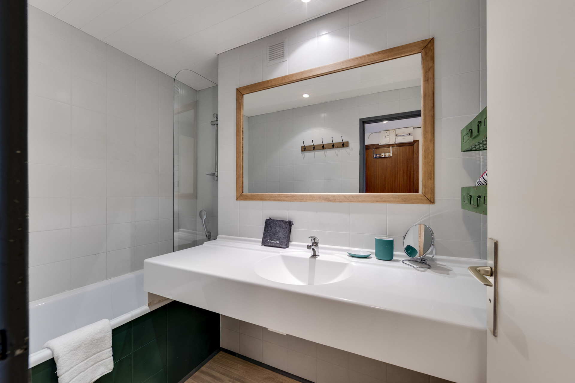 _lv_images__lot_0075554052_09_1447585