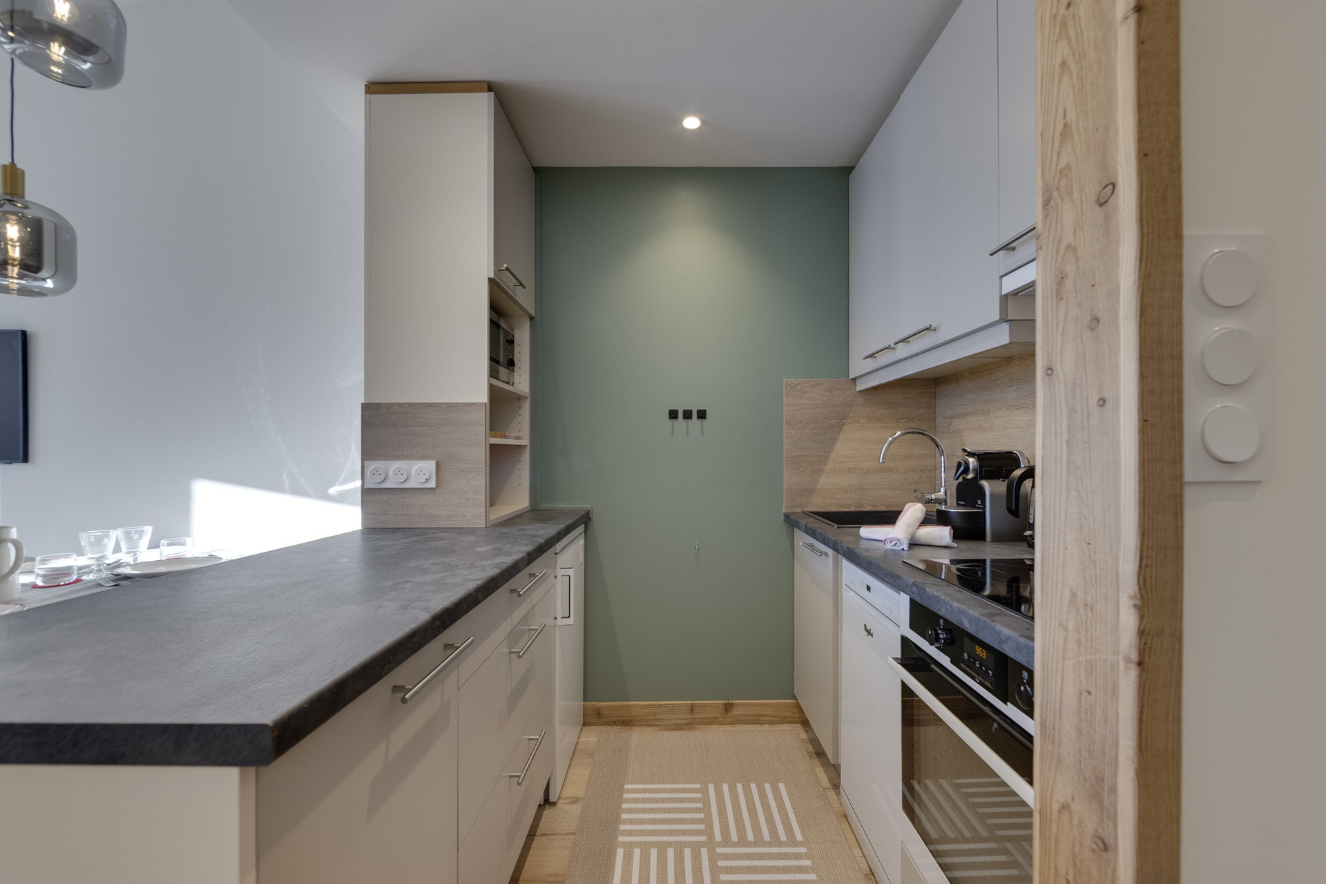 _lv_images__lot_0075554145_08_1447521