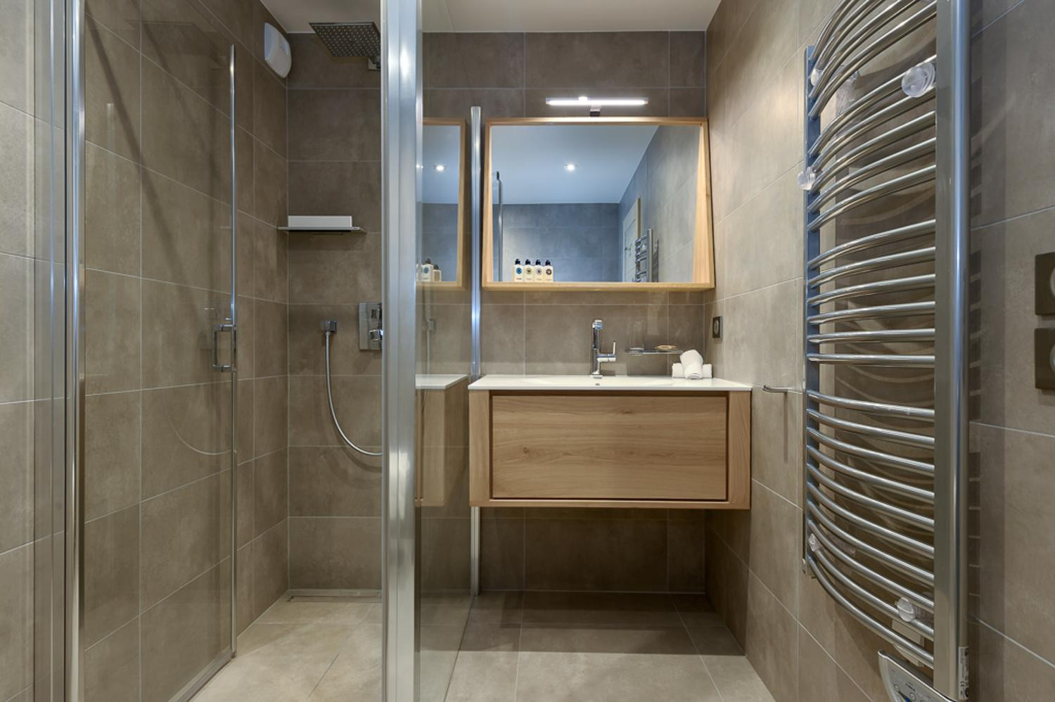 a06-sdb-1-web-752970