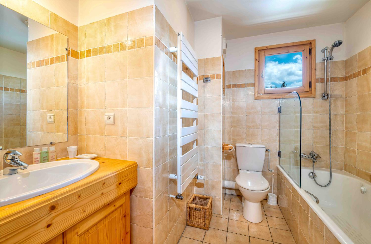 a30e3859-0721-47cd-a8ba-f38e0ba58f09-1451562