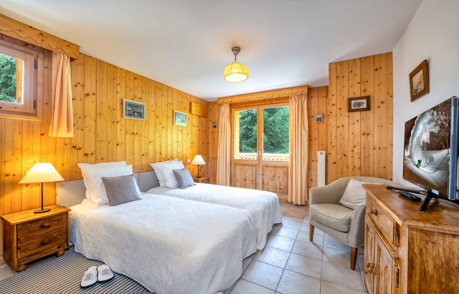 a6ecd057-7d35-4de7-a745-cce108c85973-1451561