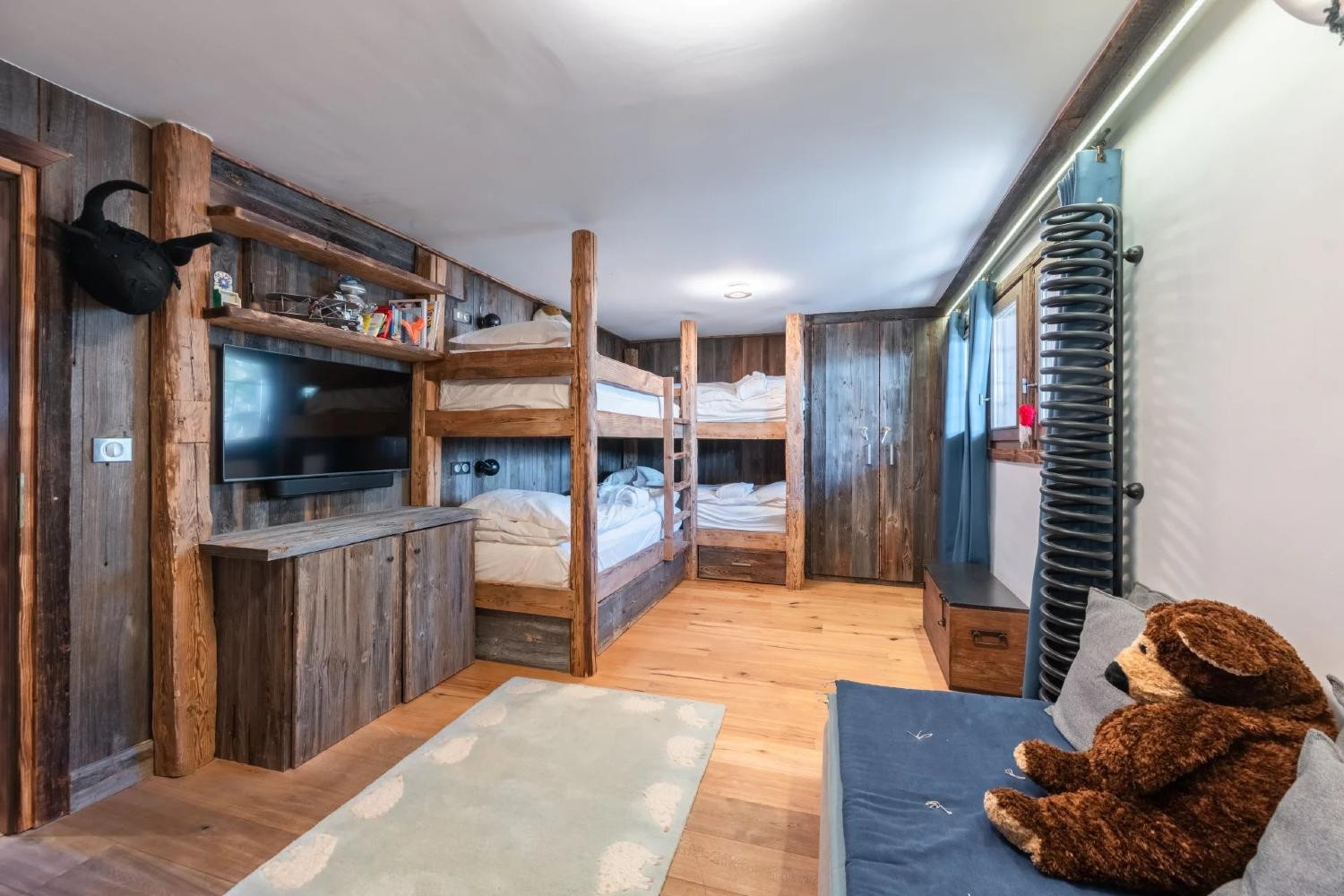 a7bcfcec-b072-4421-a3c7-cb45455b28a6-1267096