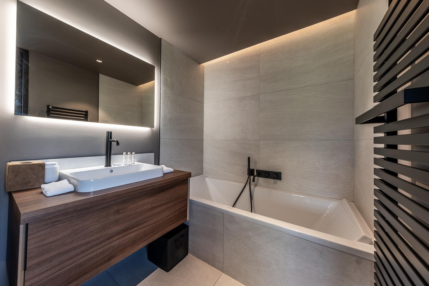 a8108c7b-635a-4aa5-bfd9-5c2abd10324f-1451371