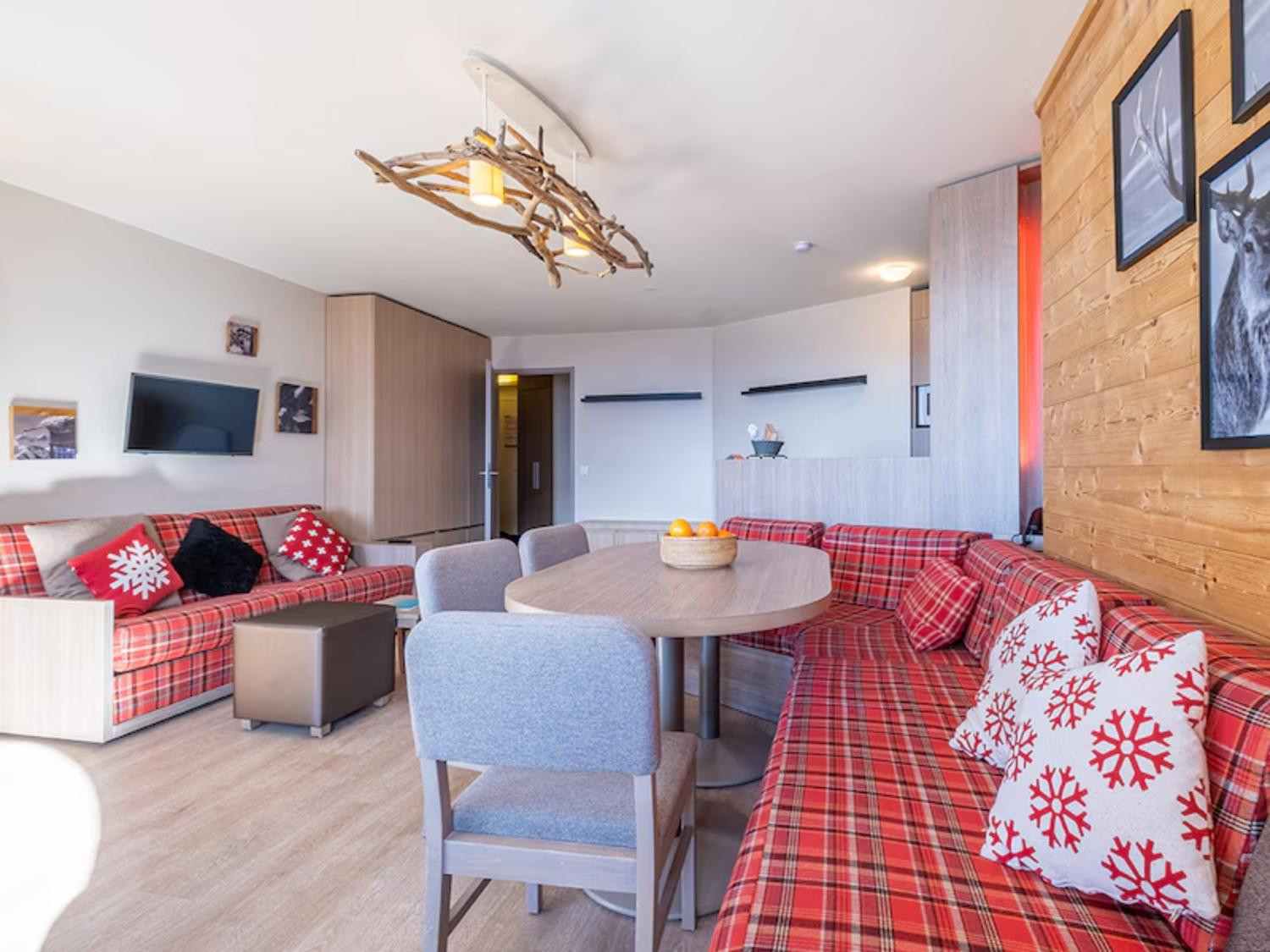 aaa-145803-43-999932