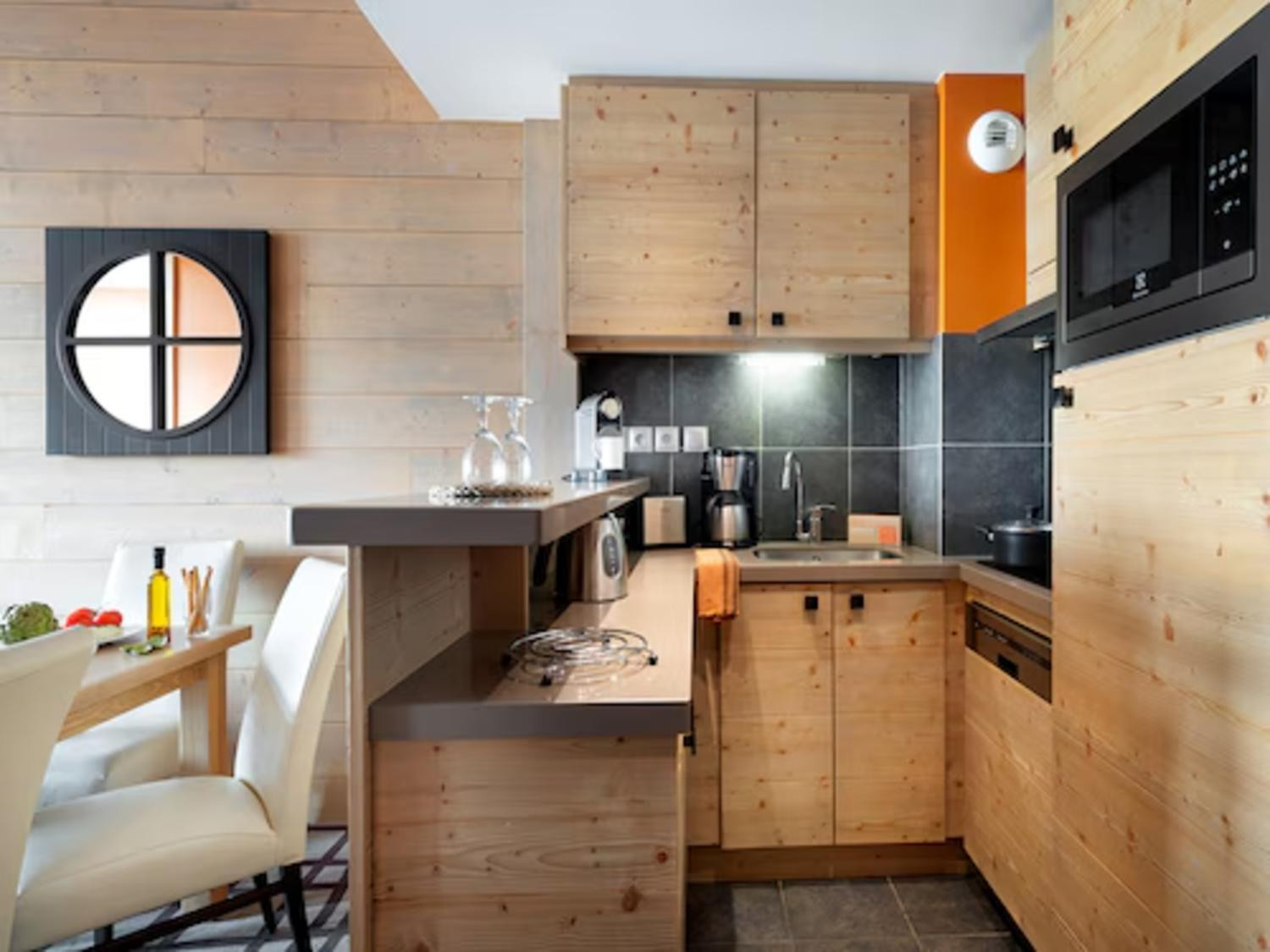 aaa-148471-43-1000041