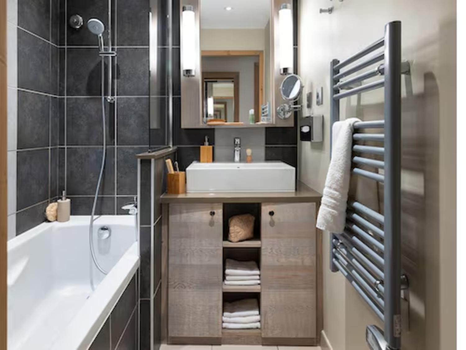 aaa-148514-43-1000008