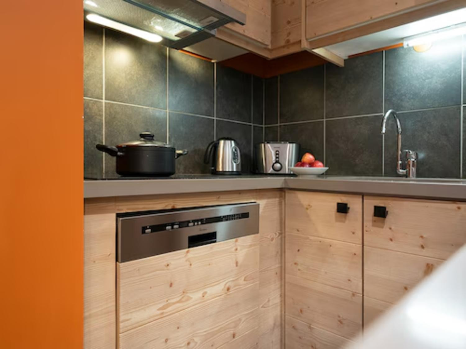 aaa-148531-43-1000010