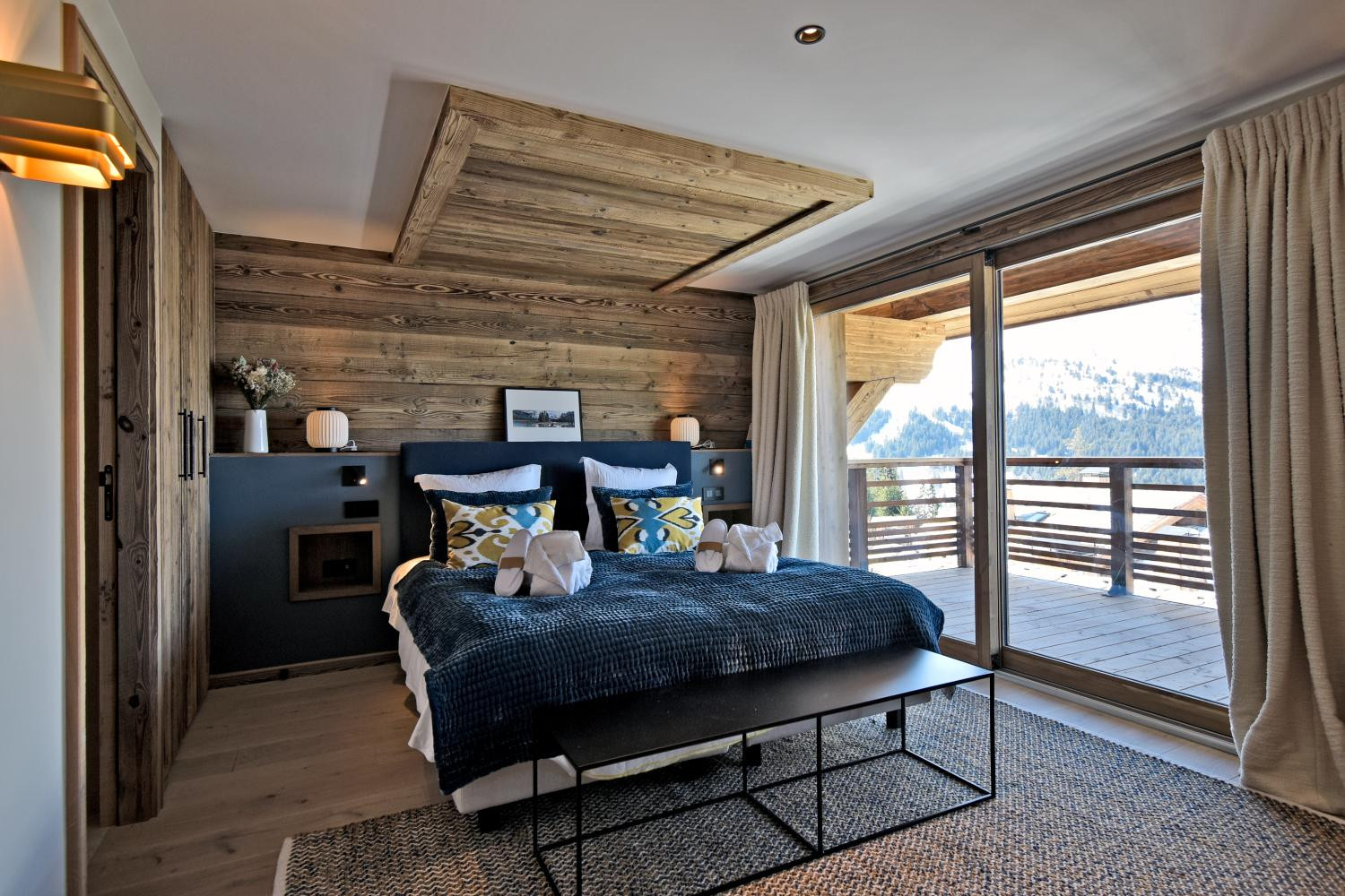 apartment-aspen-lgcdp-meribel-bedroom-2-1453944