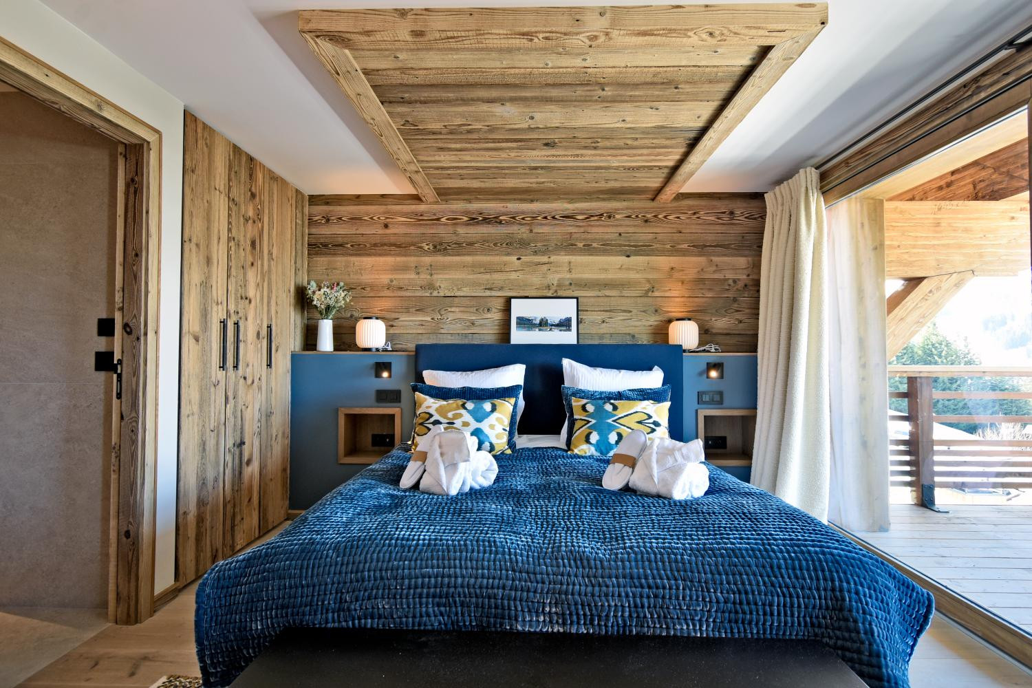 apartment-aspen-lgcdp-meribel-bedroom-6-1453948