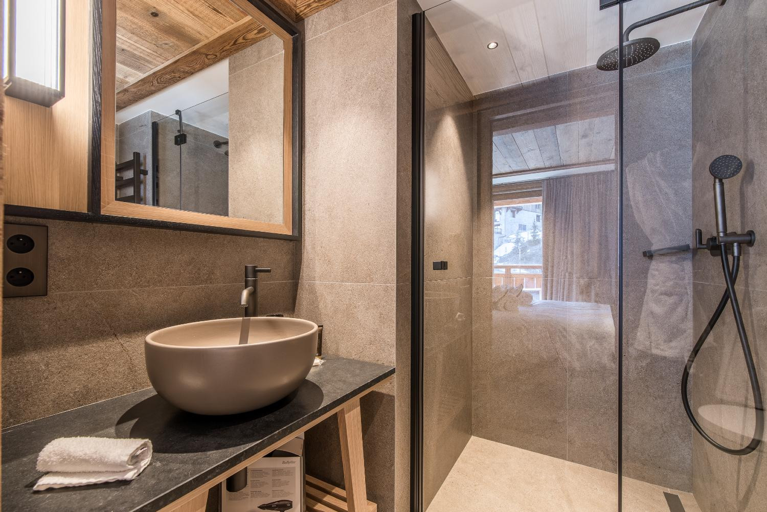 apartment-genepi-lgcdp-meribel-bathroom-2-1454264