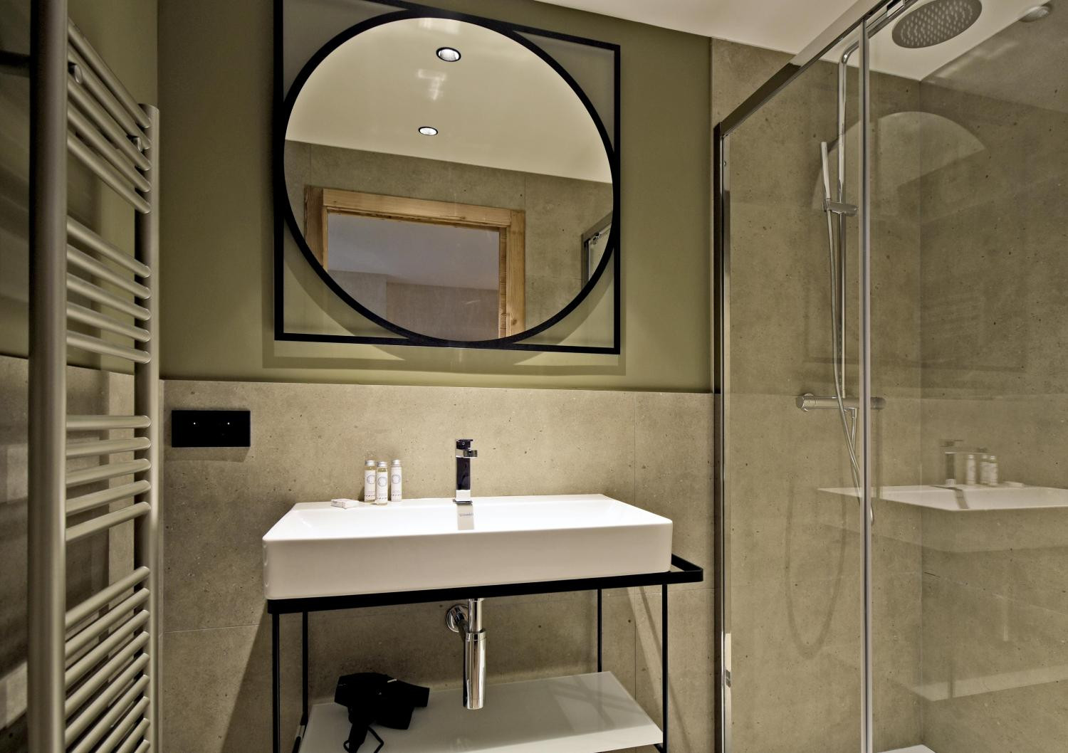 apartment-isba-002-barnes-meribel-bathroom-2-1453367