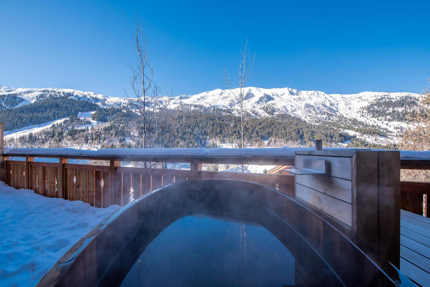 apartment-isba-002-barnes-meribel-hot-tub-2-1453373