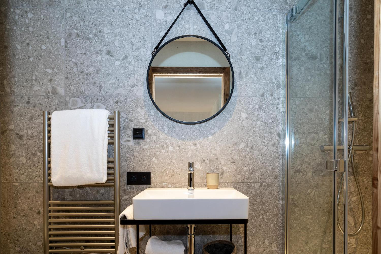 apartment-isba-302-barnes-meribel-bathroom-2-1453458