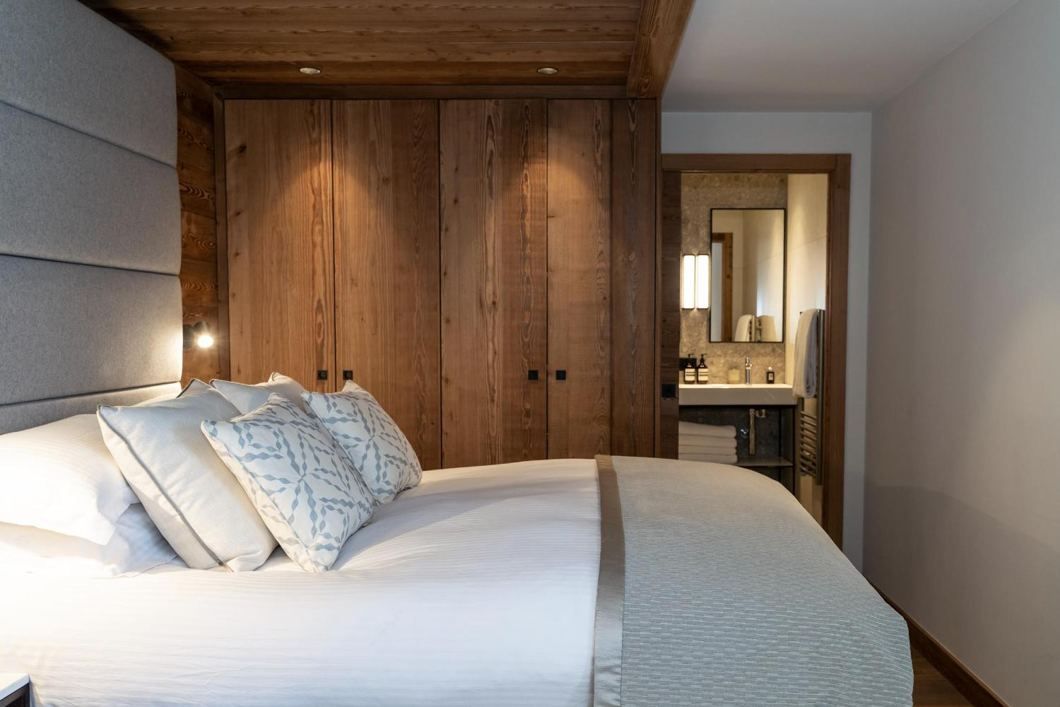 apartment-isba-302-barnes-meribel-bedroom-5-1453464