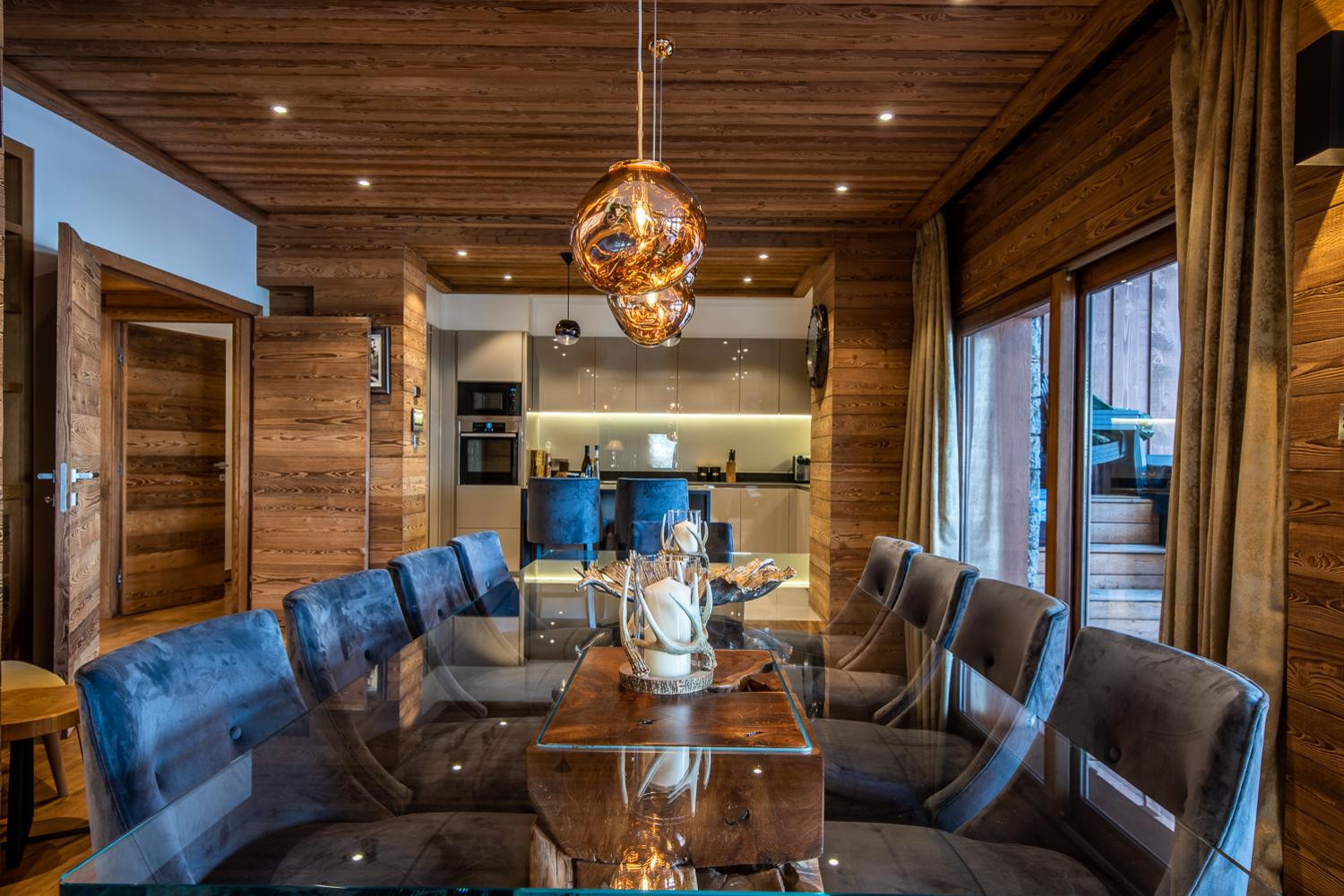 apartment-makalu-yeti-meribel-dining-table-1453646