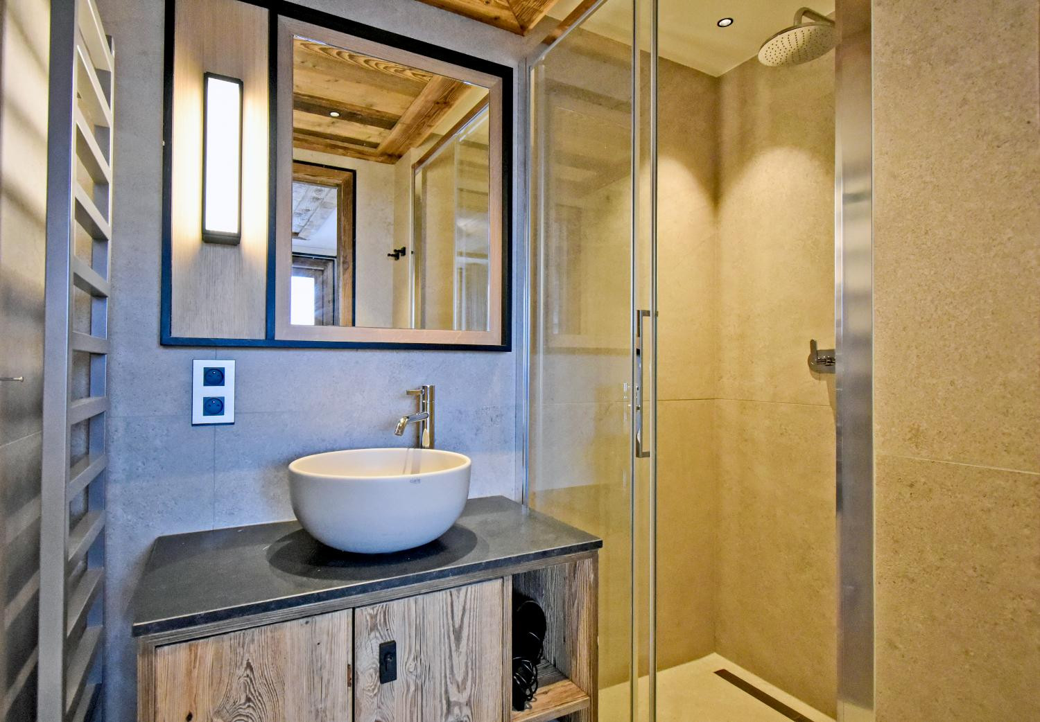 apartment-malou-lgcdp-meribel-bathroom-1454124