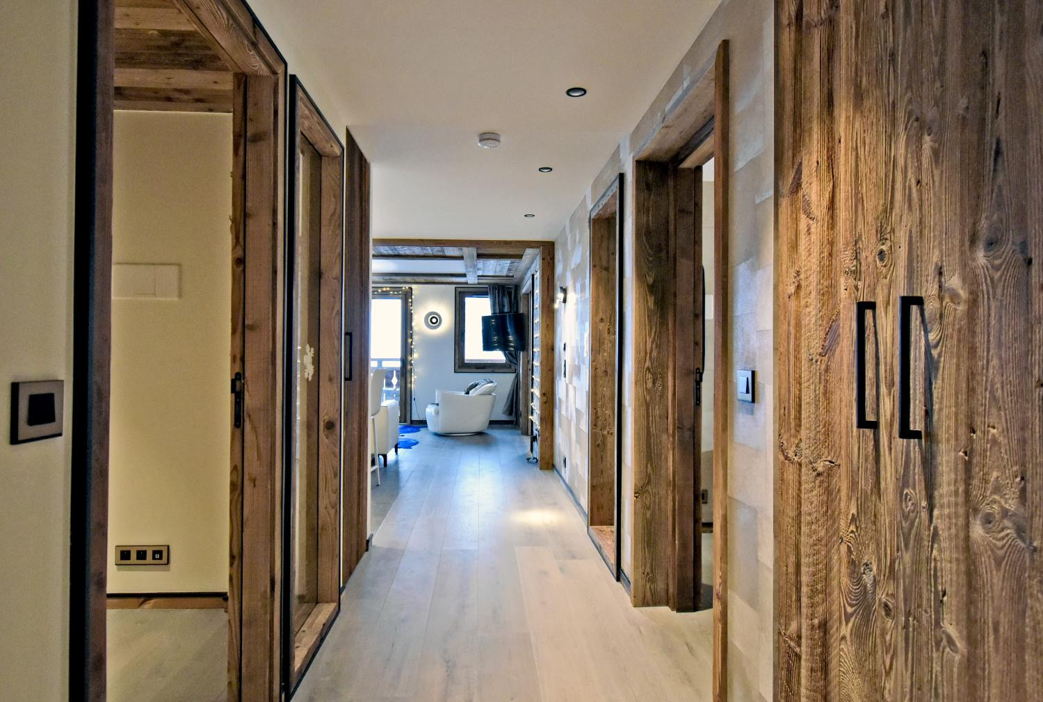 apartment-malou-lgcdp-meribel-hallway-1454134