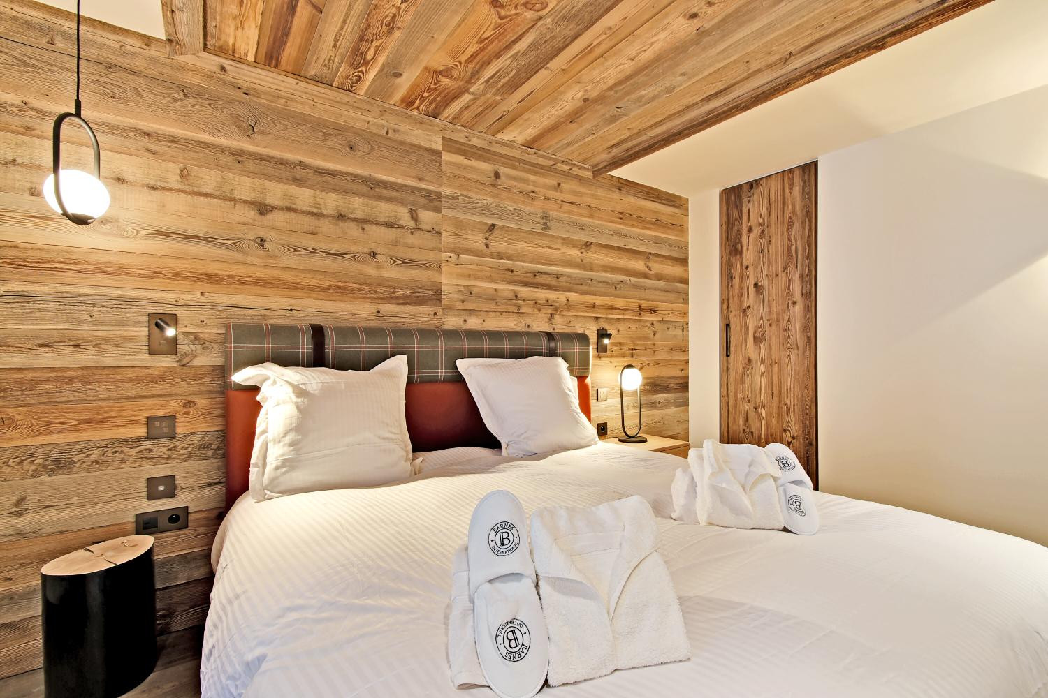 apartment-rosael-vdo-meribel-bedroom-1453660