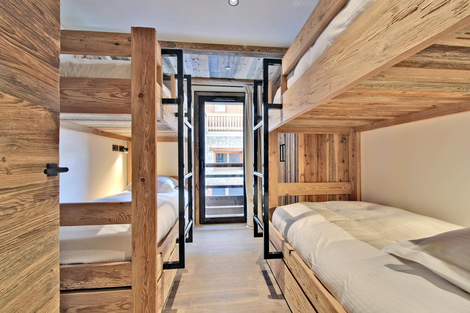 apartment-rosael-vdo-meribel-bedroom-5-1453658