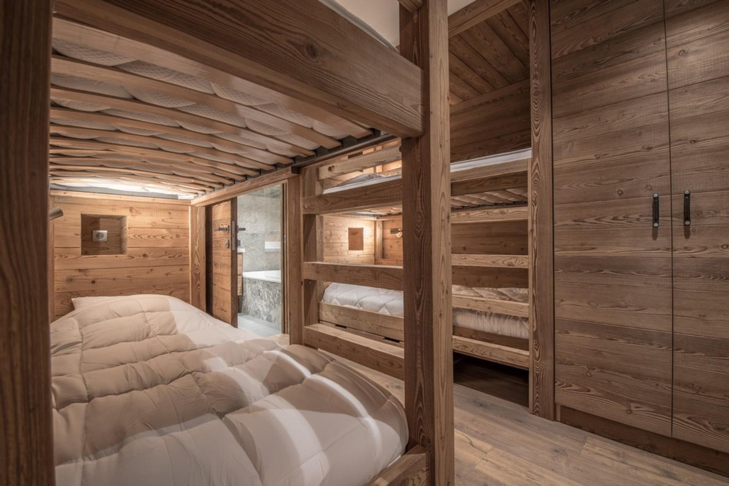 apartment-yeti-4-meribel-bedroom-2-1453529