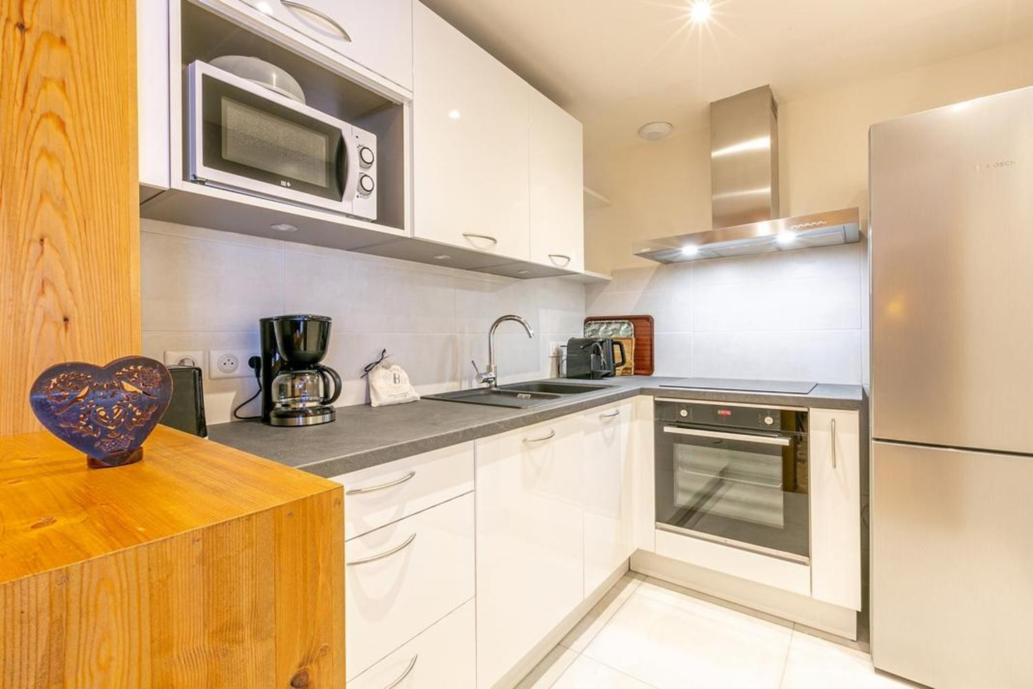 apartment-yeti-c1-meribel-kitchen-1453591