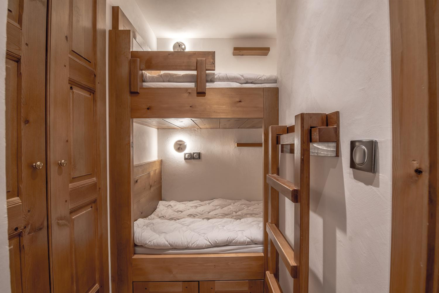 apartment-yeti-c3-meribel-bedroom-2-1453578