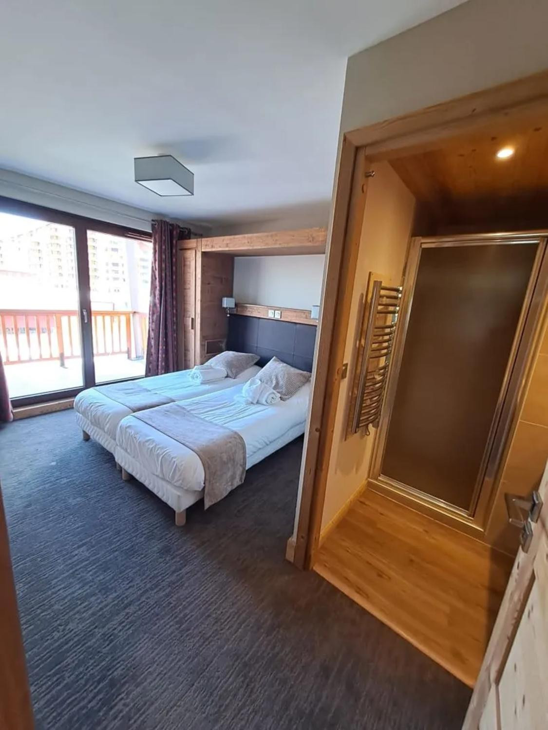 app5-8p-source-arc-10-1063722