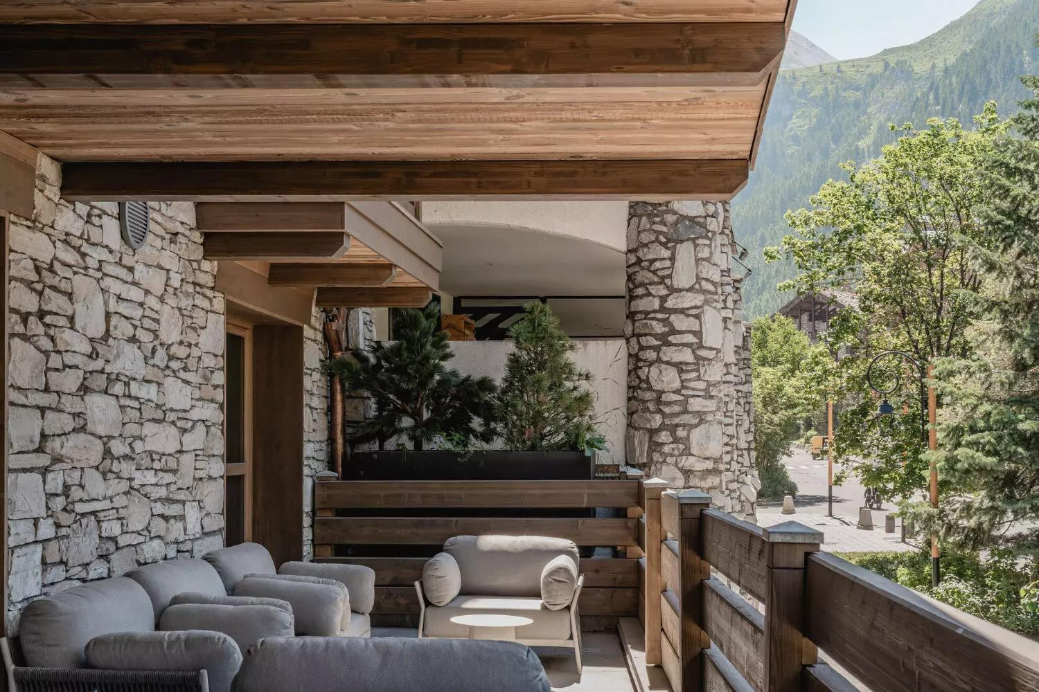appartement-enjopa-balcon-1-chalets-val-d-isere-covarel-jpg-1467350 appartement-enjopa-balcon-1-chalets-val-d-isere-covarel-jpg-1467350