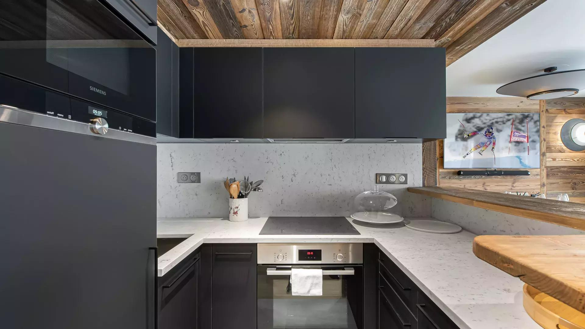 appartement-etoile-10-location-chalets-covarel-val-disere-alpes-france-cuisine-jpg-1450563