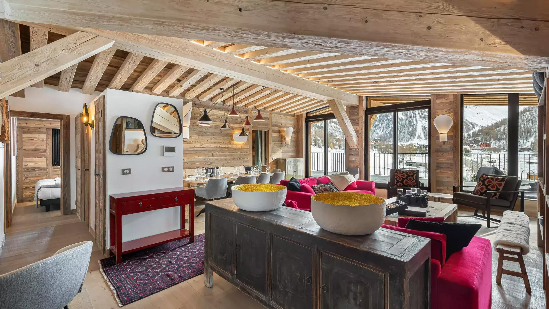 appartement-penthouse-chamois-2-location-chalets-covarel-val-disere-alpes-france-salon-jpg-1450577