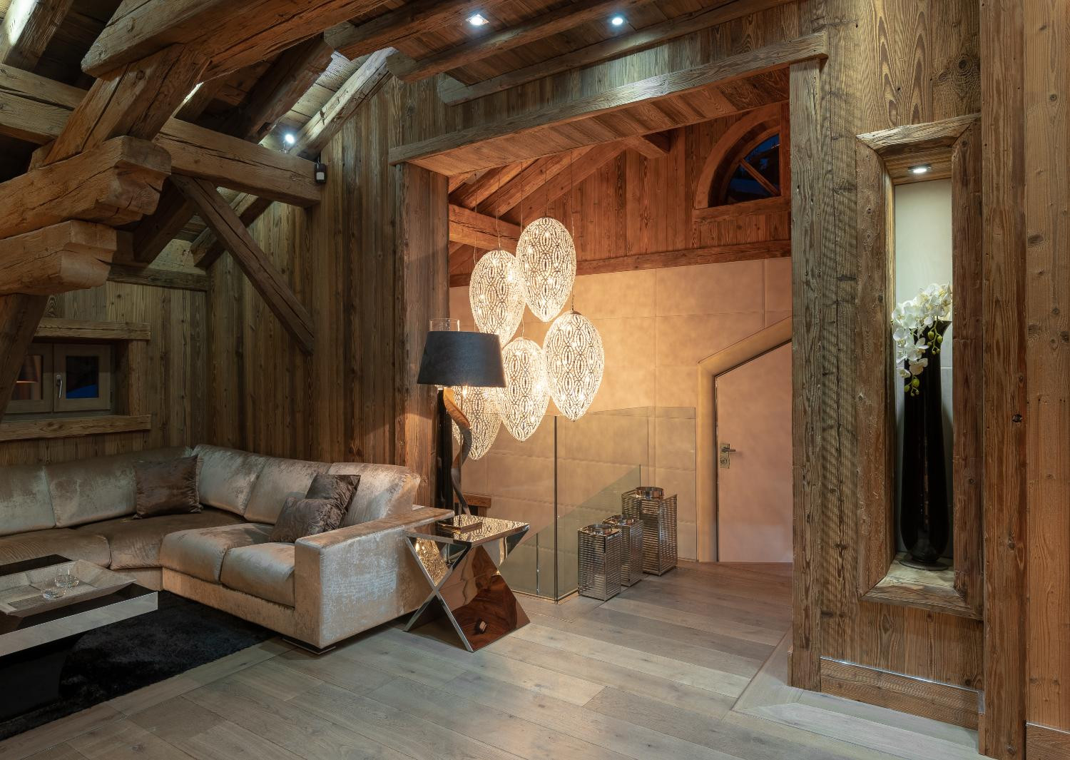 b46460b4-2784-44aa-abb9-051974a046b6-1451940