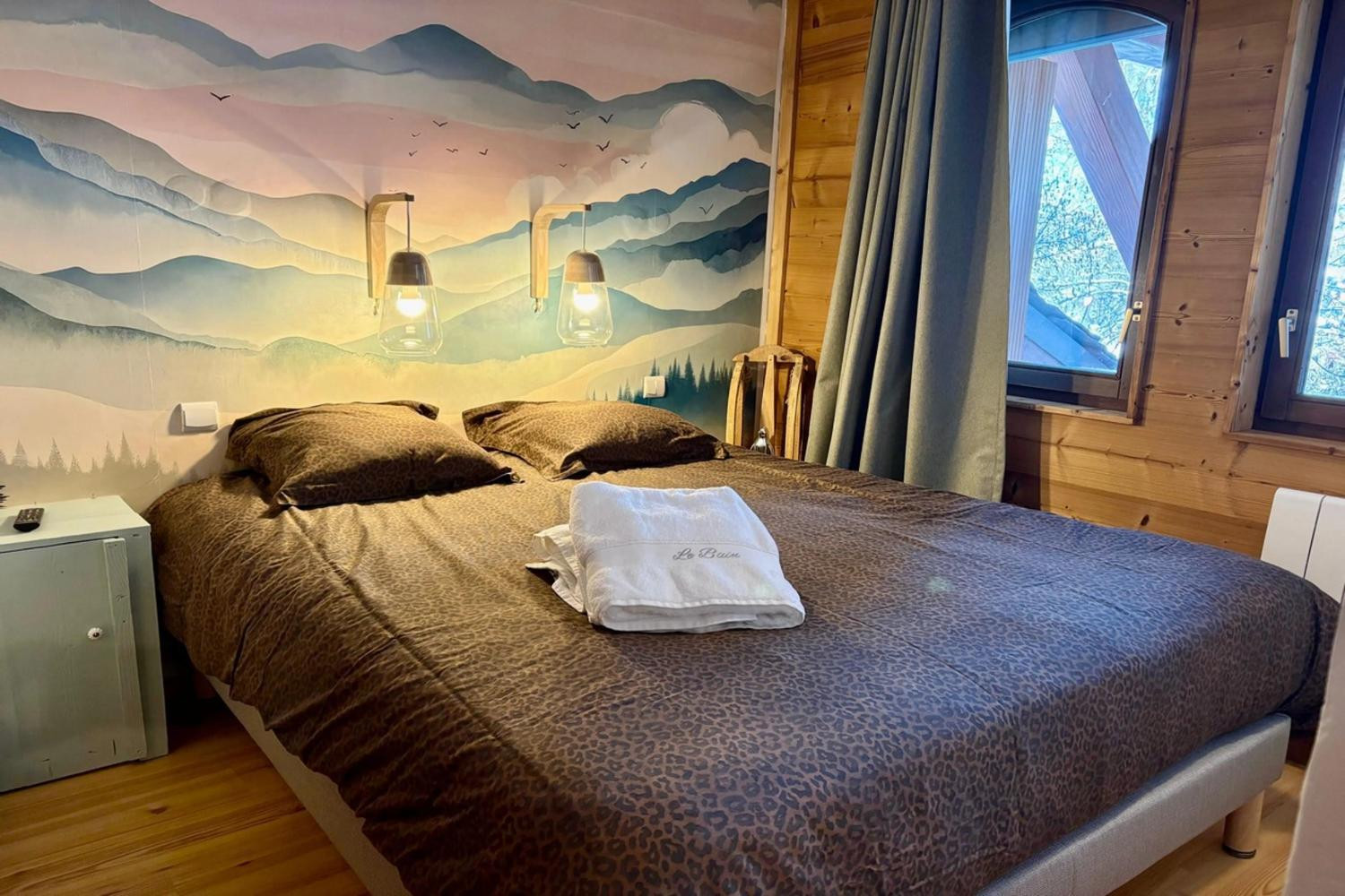 bedroom-1-spacious-5-bedroom-10-person-apartment-near-the-slopes-in-saint-martin-de-belleville-1460629