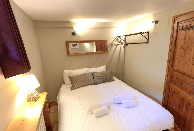 bedroom-203-1462008