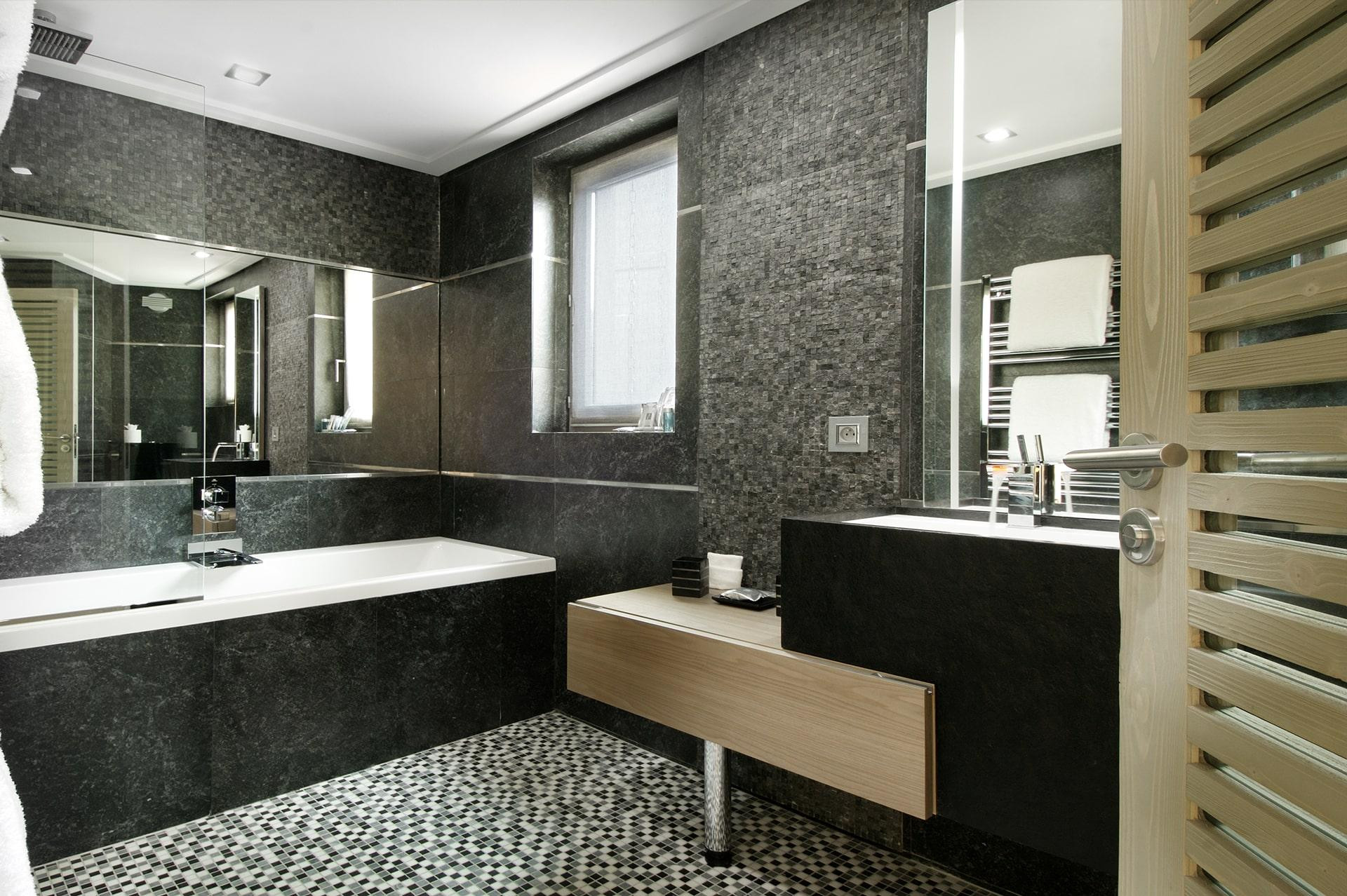 black-pearl-val-d-isere-5-bedroom-chalet-bathroom-1452083