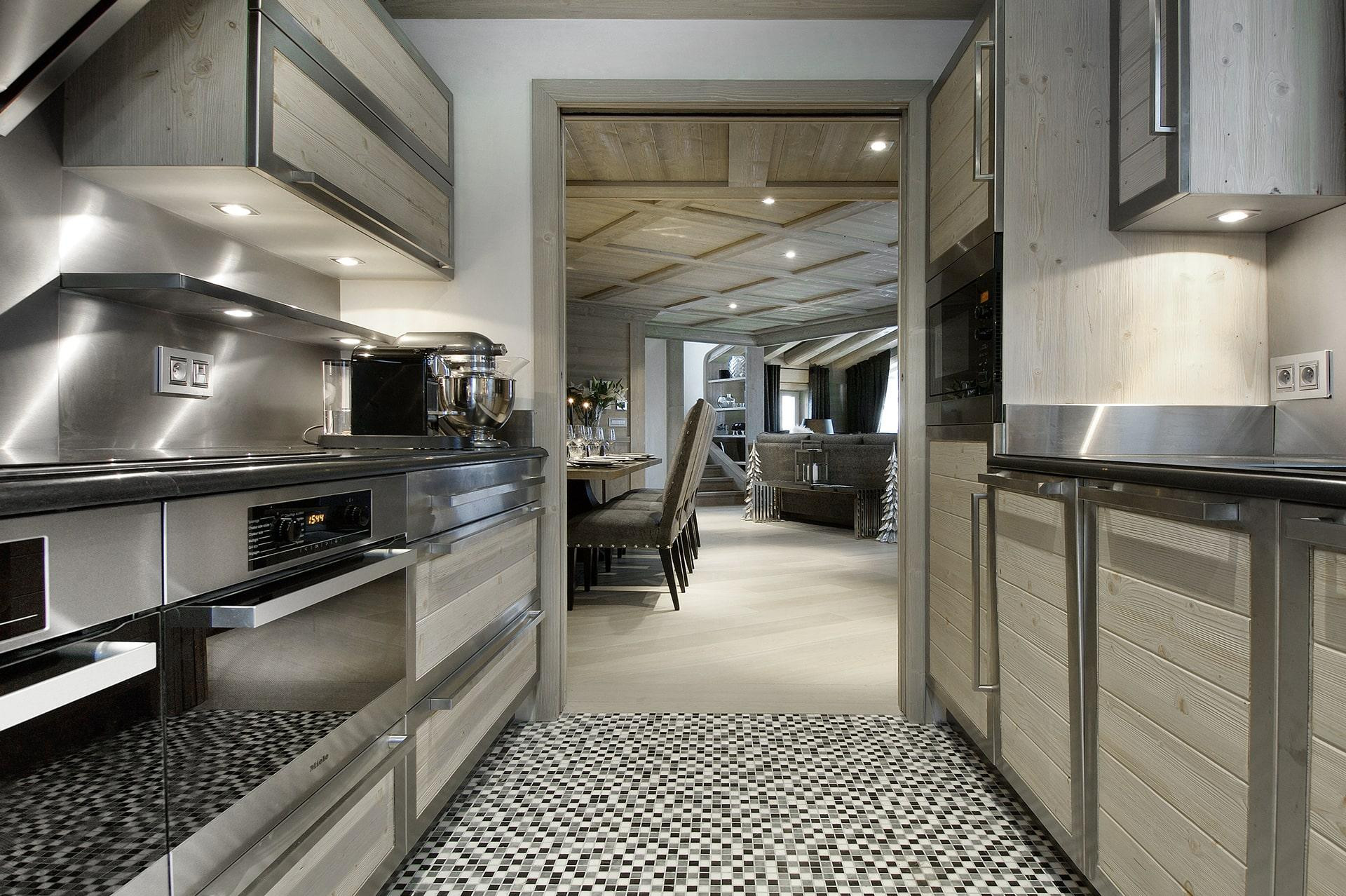 black-pearl-val-d-isere-5-bedroom-chalet-kitchen-1452092