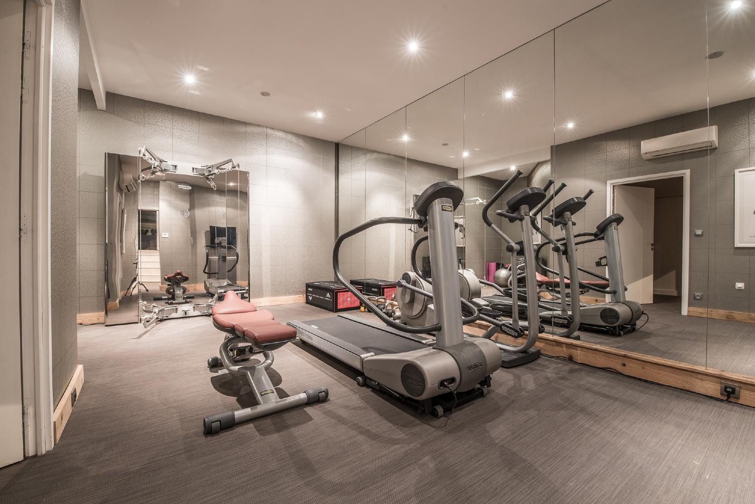 c7322288-77a7-41ef-ac5a-9e37fae4507f-1451765