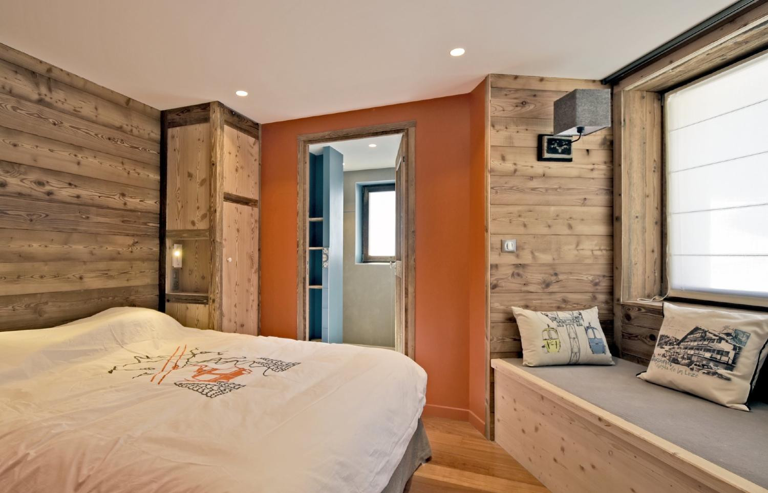 c75d87df-02a3-4fa4-bc50-d32a594c3150-1451422