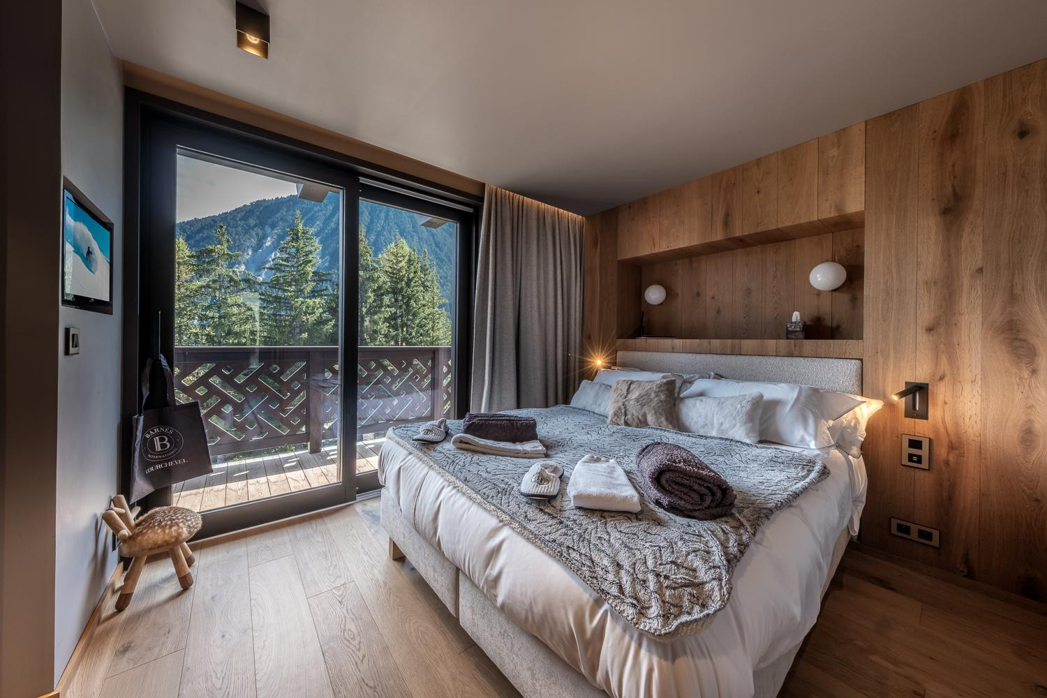 cbc6cb83-0ba0-496f-89e3-ea0d5a5acdda-1451372