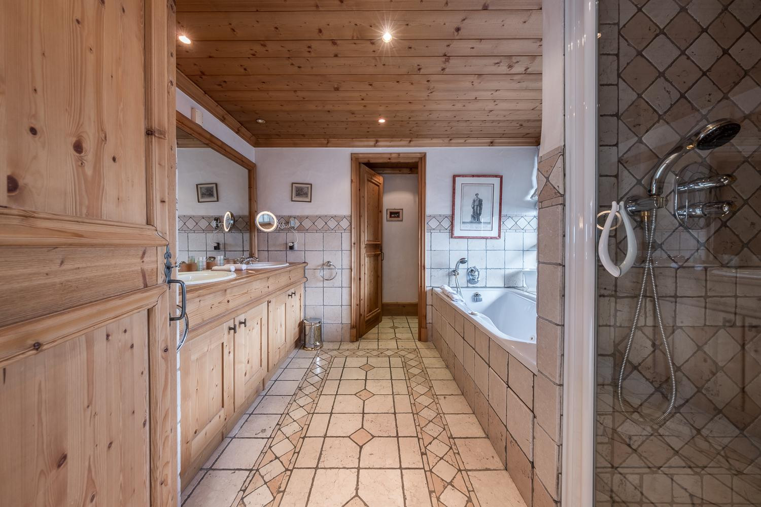 ceddc986-8655-430b-8764-0c12ebd38b93-1451709