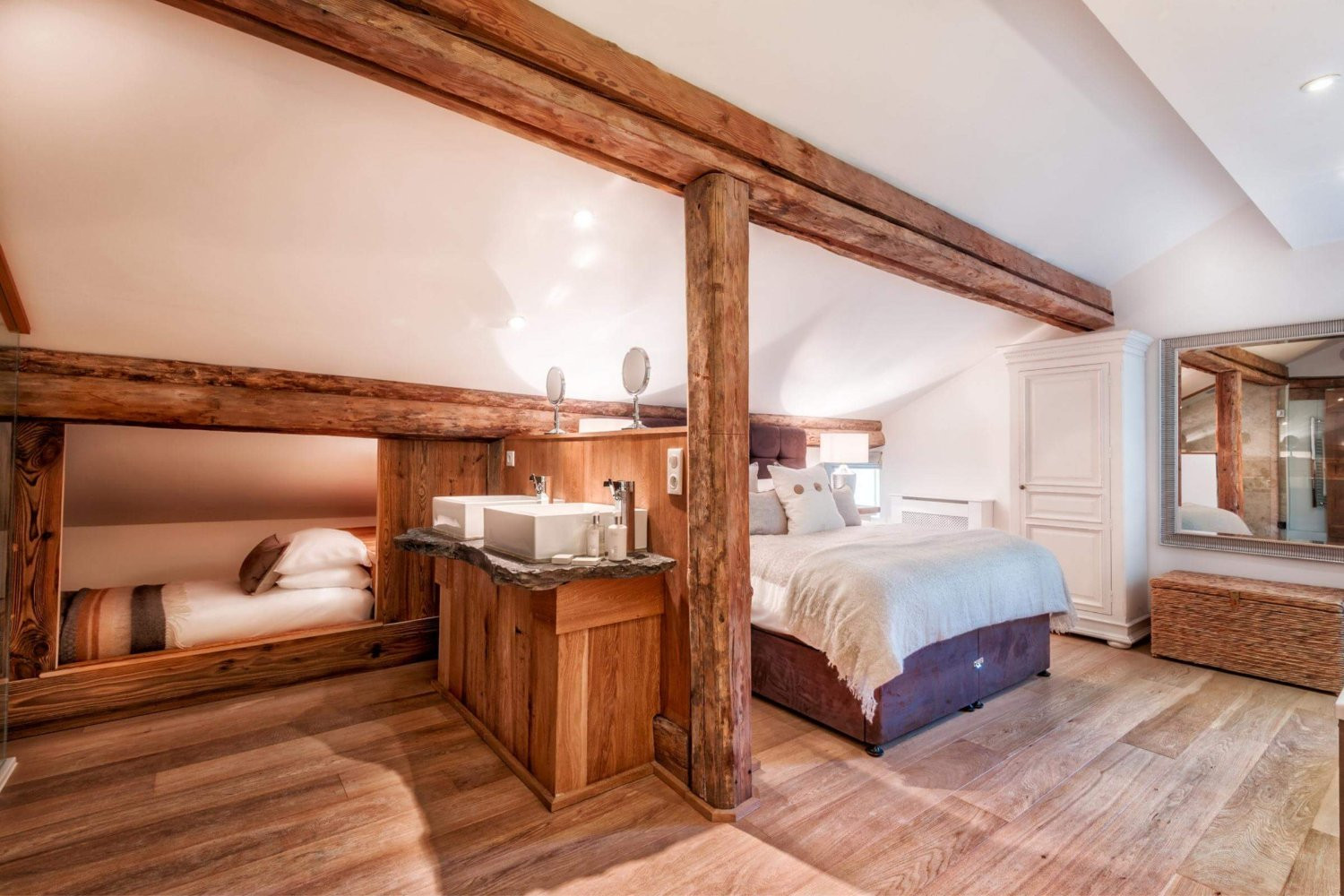 chalet-46-10-1468310